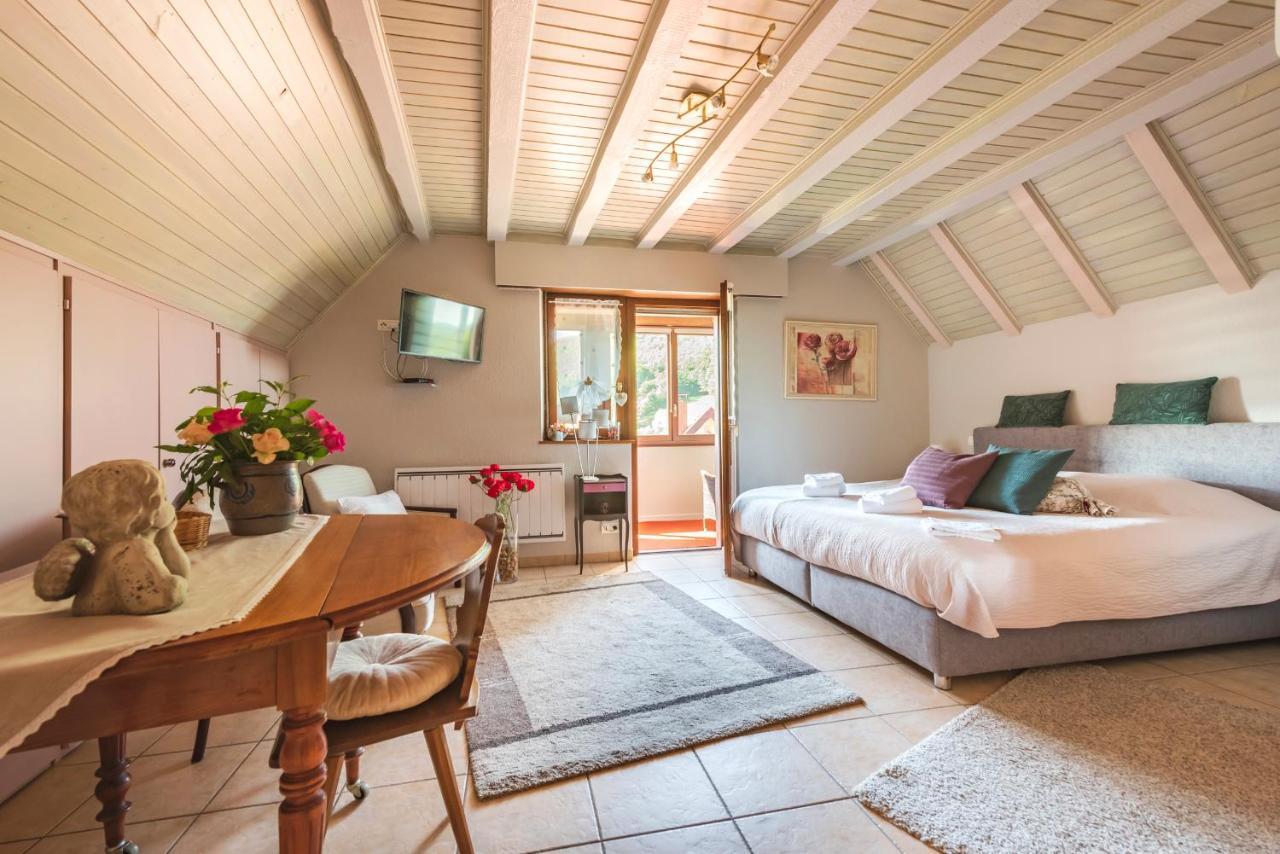 Domaine Bleesz Bed and Breakfast Reichsfeld Buitenkant foto