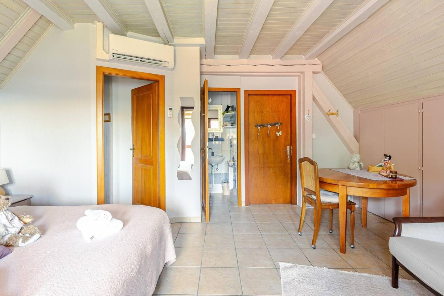 Domaine Bleesz Bed and Breakfast Reichsfeld Buitenkant foto