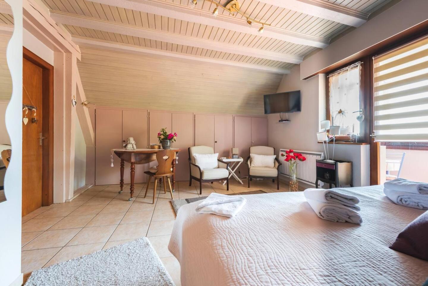 Domaine Bleesz Bed and Breakfast Reichsfeld Buitenkant foto
